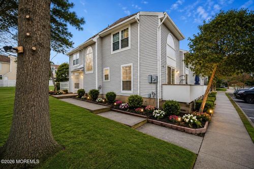 22 Borelle Sq, Parlin, NJ, 08859-2302 | Card Image