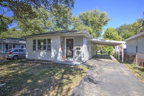 3948 E Grand Ave, Decatur, IL, 62526-5604 | Card Image