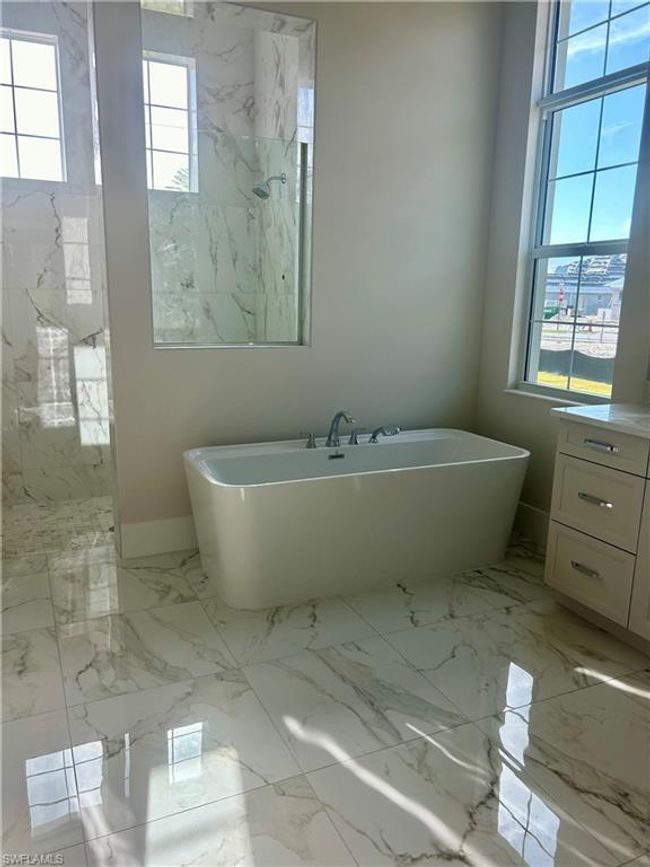 Master Bath | Image 2