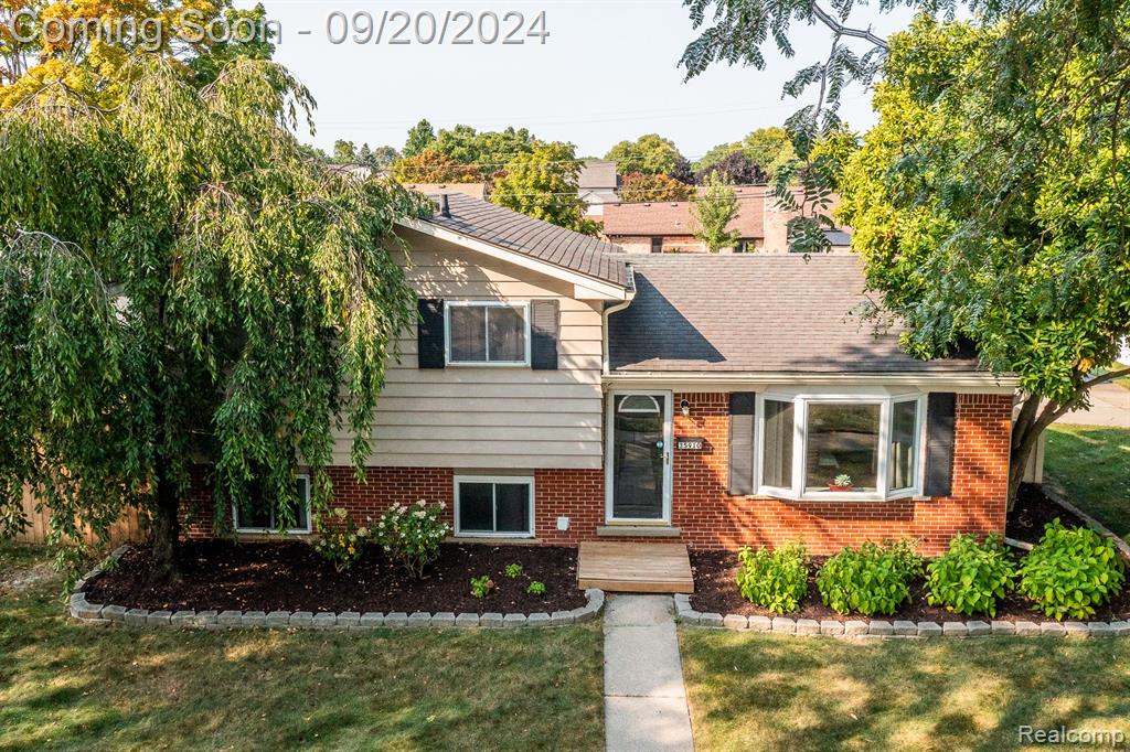 Jamison St, Livonia, MI 48154