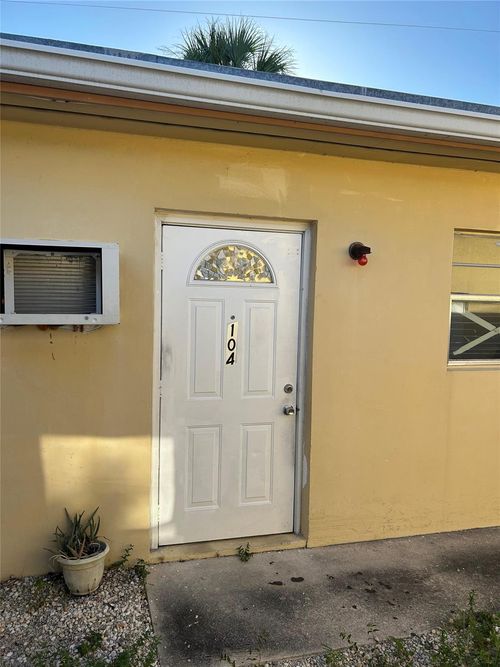apt-104-924 N 18th Ct, Hollywood, FL, 33020-3566 | Card Image