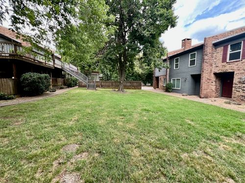 b102-280 S Hill Ave, Fayetteville, AR, 72701-5711 | Card Image