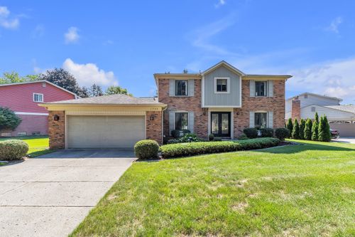 17568 Mcnamara Dr, Livonia, MI, 48152-3153 | Card Image