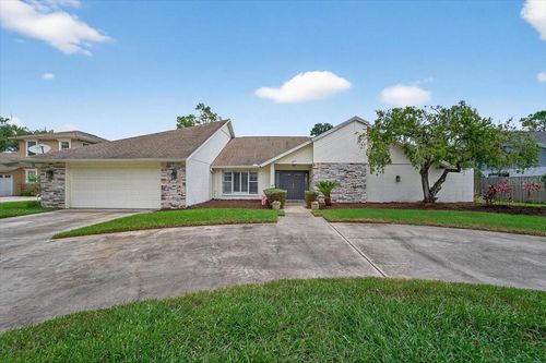 2004 N Golfview Dr, PLANT CITY, FL, 33566-6767 | Card Image