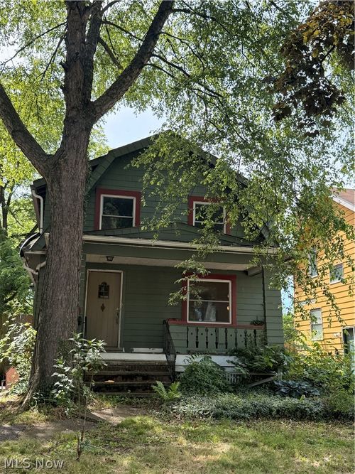 3370 136th St, Cleveland, OH, 44111-2422 | Card Image