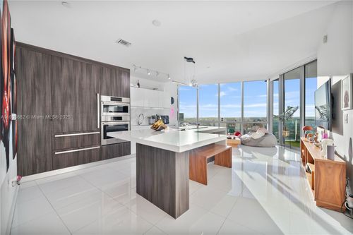 unit-3910-851 Ne 1st Ave, Miami, FL, 33132-1856 | Card Image