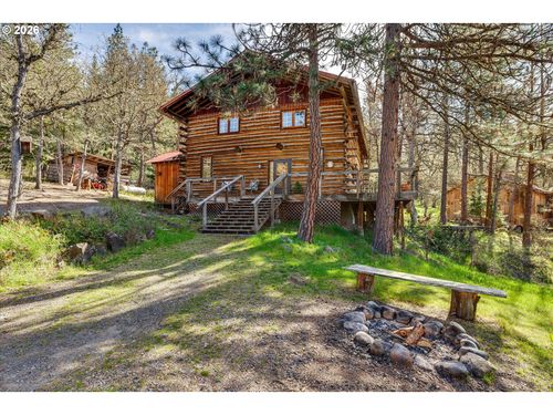 2215 Pine Oak Rd, Mosier, OR, 97040-8718 | Card Image
