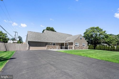 57 Rust Hill Rd, LEVITTOWN, PA, 19056-2311 | Card Image