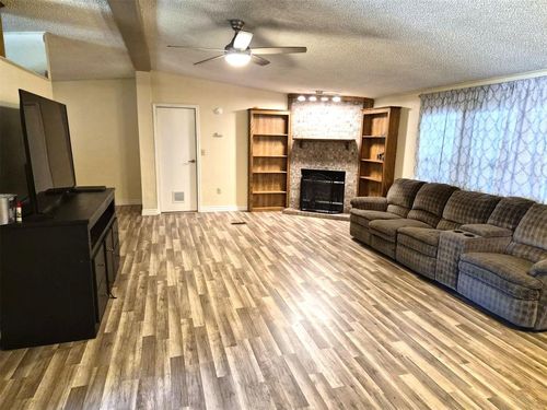9500 Shady Meadow Way, Newalla, OK, 74857 | Card Image