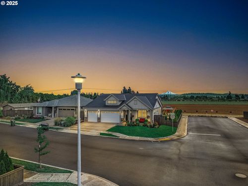 1394 S Redwood St, Canby, OR, 97013-6377 | Card Image