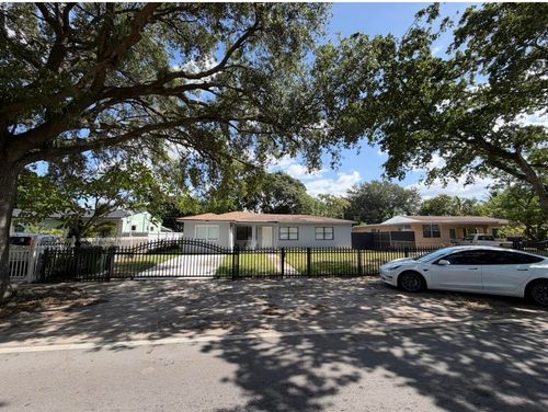 1135 Nw 127th St, North Miami, FL, 33168-6522 | Card Image