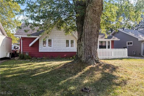 4272 Brockley Ave, Sheffield Lake, OH, 44054-2140 | Card Image