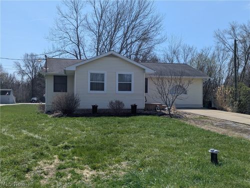 10676 Holcomb Rd, Newton Falls, OH, 44444-9230 | Card Image