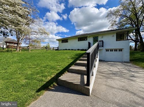 1947 Sand Hill Road, HERSHEY, PA, 17033 | Card Image