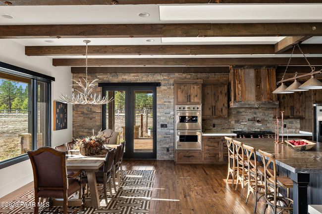 Dining Area and Kitchen | Image 31