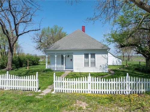 509 E Gillilan Rd, Jamesport, MO, 64648-8158 | Card Image