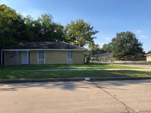 10830 Fairland Dr, Houston, TX, 77051-4618 | Card Image