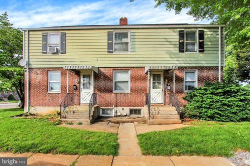 889 Tioga St, YORK, PA, 17404-2318 | Card Image