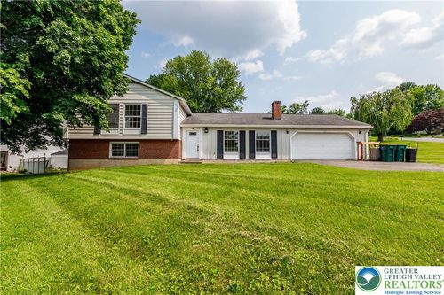 23 Devon Dr, Palmer Twp, PA, 18045-2501 | Card Image