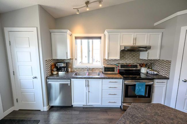 8010 112 Street, House other with 4 bedrooms, 3 bathrooms and 4 parking in Grande Prairie AB | Image 12