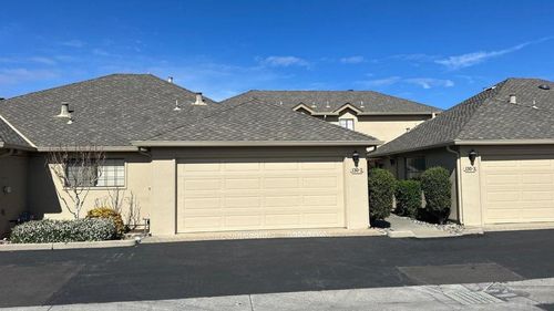 unit-2-130 Nissen Rd, Salinas, CA, 93901-2250 | Card Image