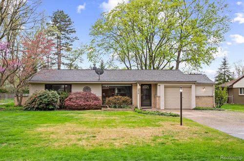 2475 Lafay Drive, West Bloomfield Charter Township, MI, 48324 | Card Image