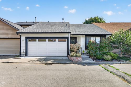653 Golden Ln, Medford, OR, 97504-5209 | Card Image
