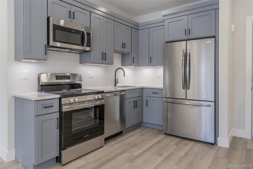 124 S Main St, Florida, NY, 10921-1838 | Card Image