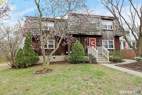 685 Knapps Highway, Fairfield, CT, 06824 | Card Image