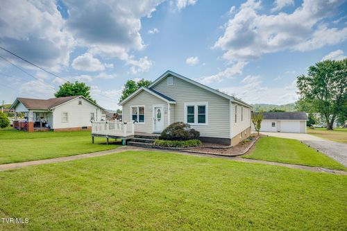 4221 Maplewood St, Kingsport, TN, 37660-7833 | Card Image