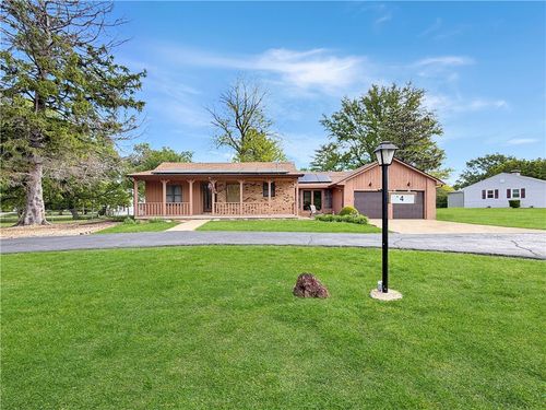 4 Southern Dr, Decatur, IL, 62521-4639 | Card Image