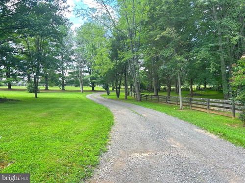 13078 Breezy Knoll Ln, AMISSVILLE, VA, 20106 | Card Image