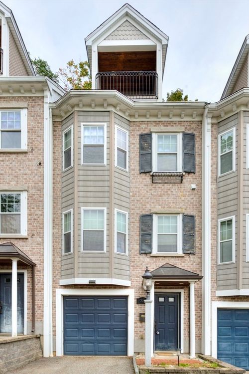 38-38 Johnson St, Worcester, MA, 01604-2820 | Card Image