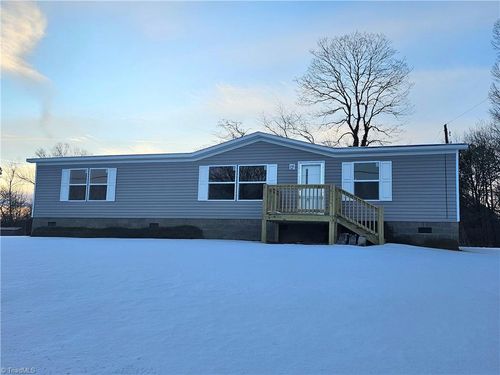 240 Deatherage Rd, Mount Airy, NC, 27030-8186 | Card Image