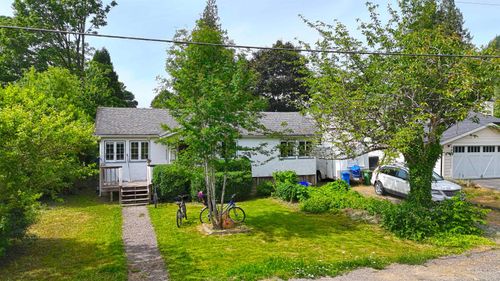 571 Echo Avenue, Harrison Hot Springs, BC, V0M1K0 | Card Image
