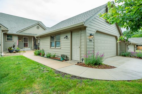 2006 Maple Cir, West Des Moines, IA, 50265-4295 | Card Image