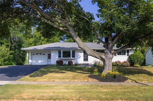 82 Tanglewood Dr, Greece, NY, 14616-2506 | Card Image