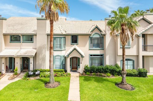 458 Mariners Dr, Kemah, TX, 77565-2261 | Card Image