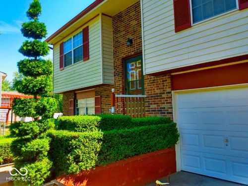 9425 Pepperidge Dr, Indianapolis, IN, 46235-1162 | Card Image