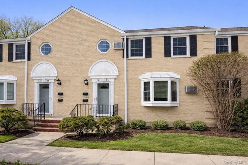 1a-22105 67th Ave, Oakland Gardens, NY, 11364-2627 | Card Image