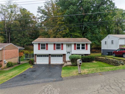 762 Cedarwood Dr, Penn Hills, PA, 15235-2601 | Card Image