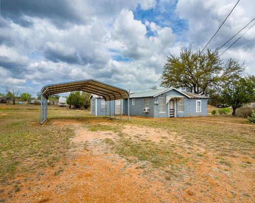 509 E Austin St, Llano, TX, 78643-1039 | Card Image