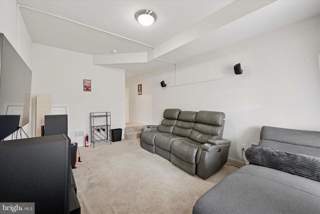 379 E Elm St, Townhouse with 3 bedrooms, 3 bathrooms and null parking in CONSHOHOCKEN PA | Image 6