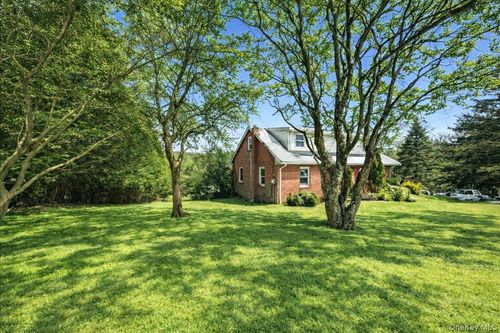16 Primrose St, Katonah, NY, 10536-3104 | Card Image