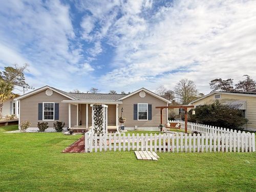 511 Woodward Ave, Port St. Joe, FL, 32456-1743 | Card Image