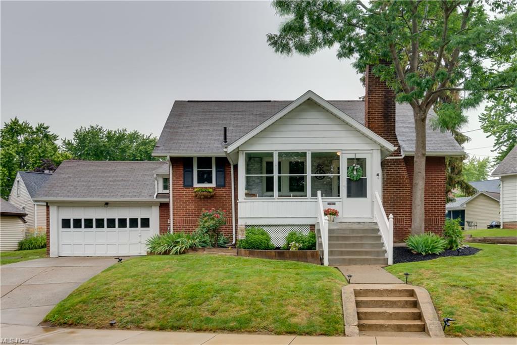 217 W Park Road Nw, Sold in North Canton Zoocasa