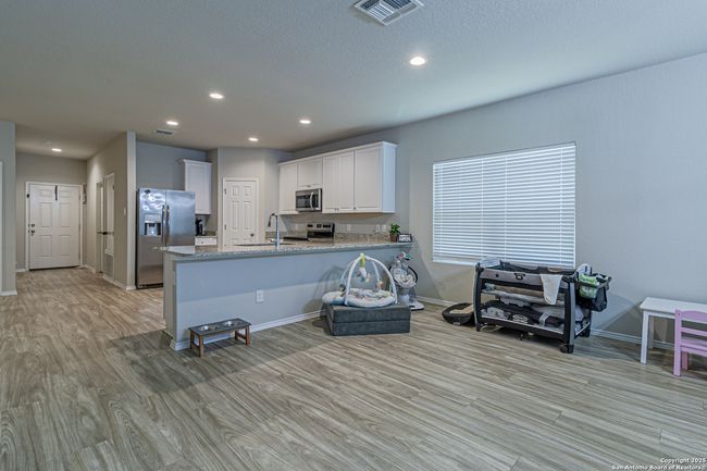 14651 Latigo Loop, House other with 4 bedrooms, 2 bathrooms and null parking in Elmendorf TX | Image 6