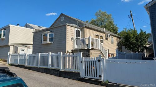 d-155D 1 Center Drive, New York, NY, 10465 | Card Image