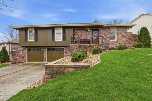 3416 S Maybrook Ave, Independence, MO, 64055-6743 | Card Image