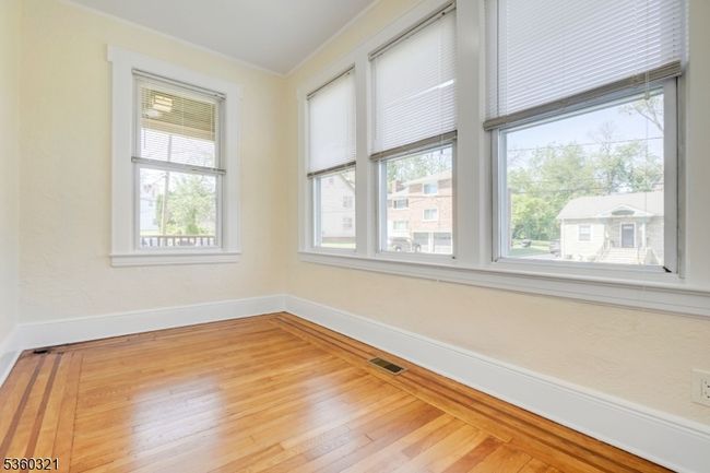27 Field Rd, Home with 5 bedrooms, 2 bathrooms and null parking in Maplewood NJ | Image 10